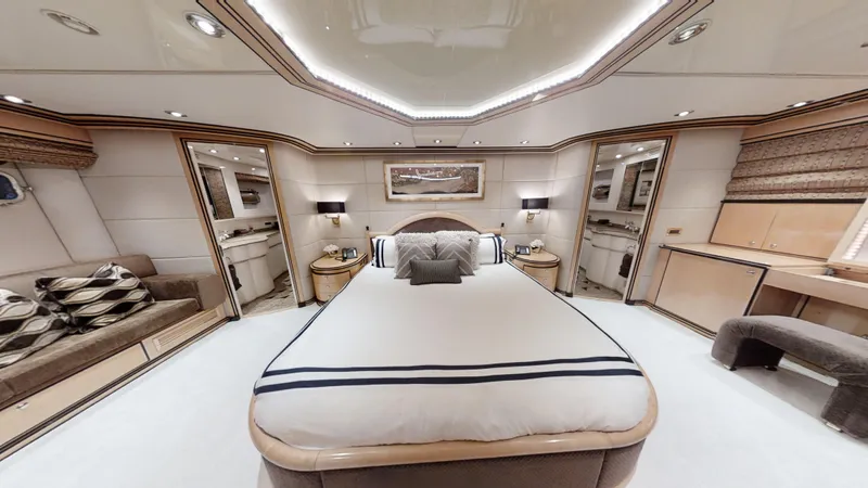 Entourage Yacht Photos Pics 