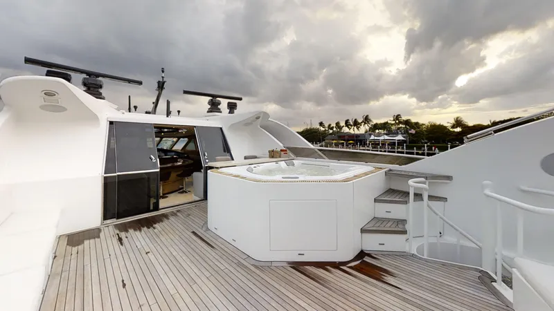 Entourage Yacht Photos Pics 