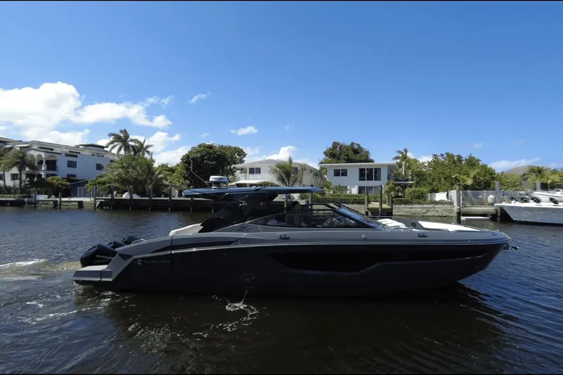 Cruisers Yachts 38 Gls Outboard Yacht Photos Pics 