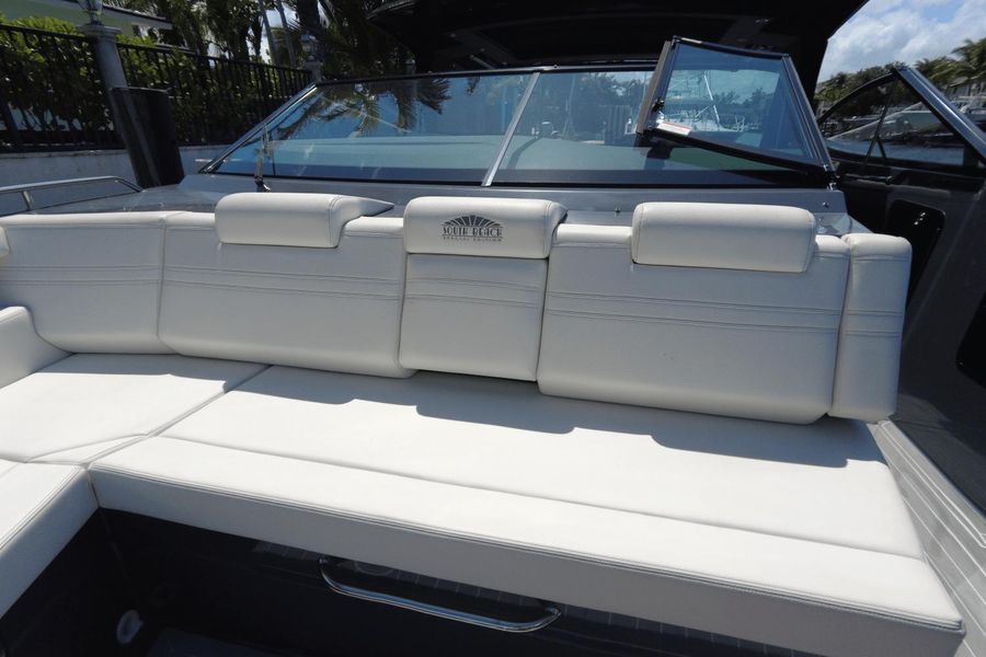 2022 Cruisers Yachts 38 GLS OB SOUTH BEACH