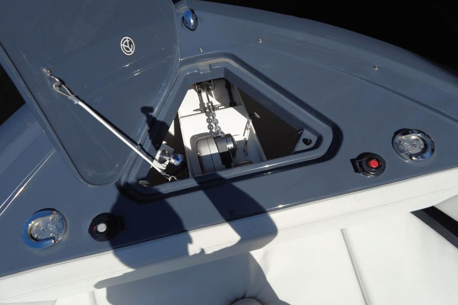 2022 Cruisers Yachts 38 GLS OB SOUTH BEACH