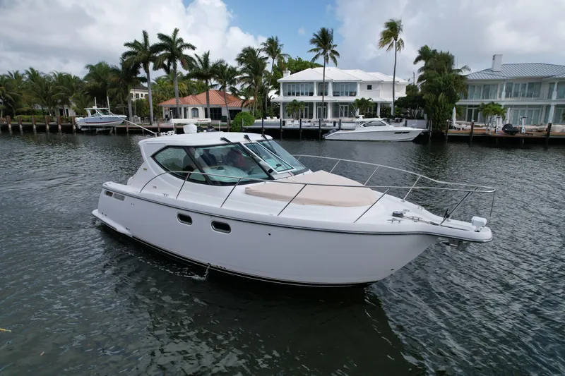 2008 Tiara 3500 Sovran Yacht Photos Pics 