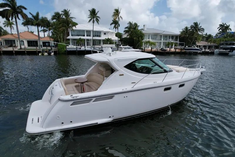 2008 Tiara 3500 Sovran Yacht Photos Pics 