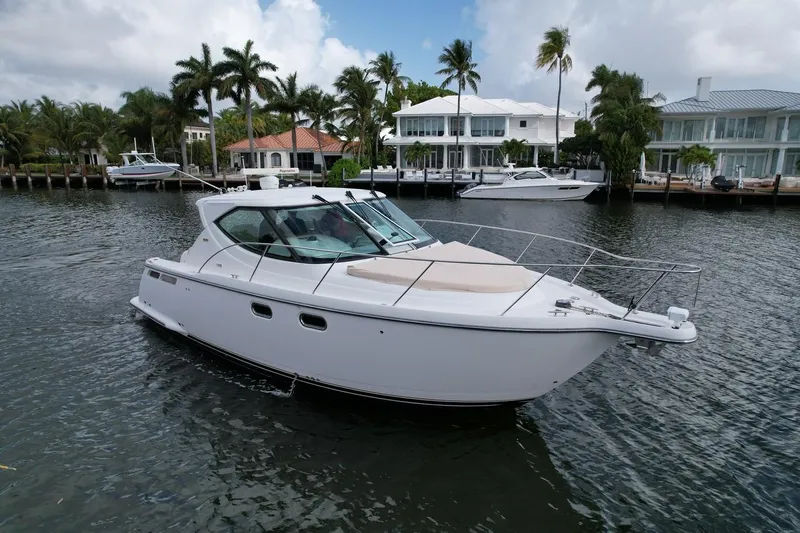 2008 Tiara 3500 Sovran Yacht Photos Pics 