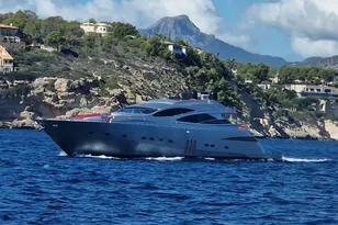 2008 Pershing 90
