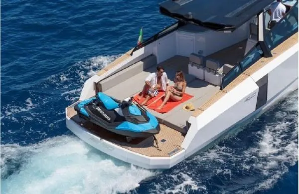 43 Ft 2017 Evo Yachts Yacht Photos Pics 