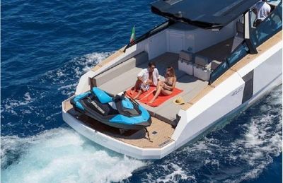 Yacht