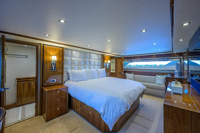 Bella Yacht Photos Pics 