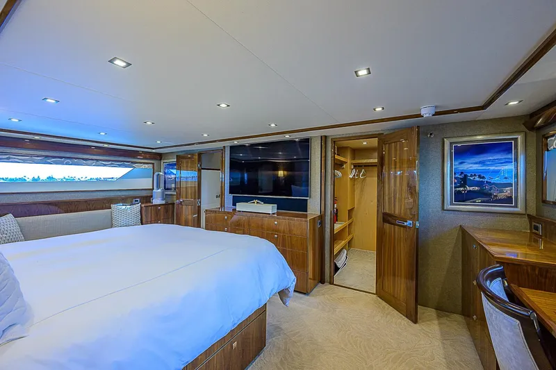 Bella Yacht Photos Pics 