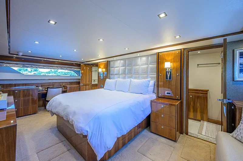 Bella Yacht Photos Pics 