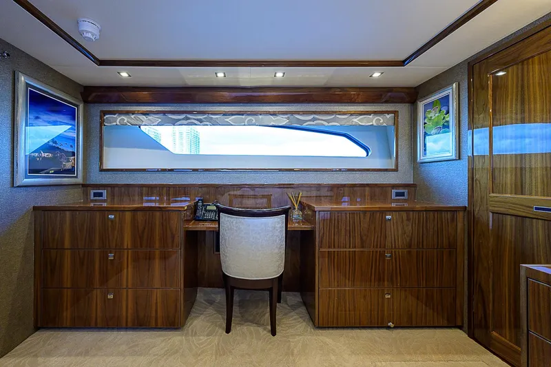 Bella Yacht Photos Pics 