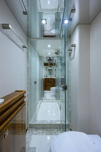 Bella Yacht Photos Pics 