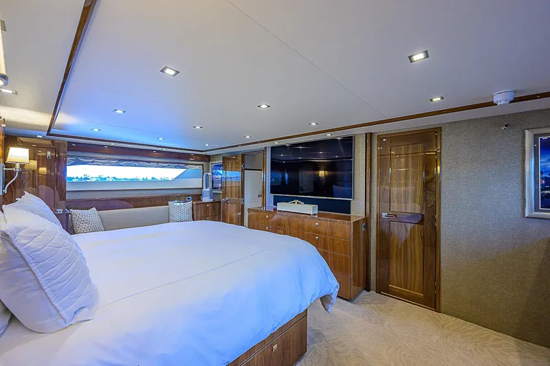 Bella Yacht Photos Pics 