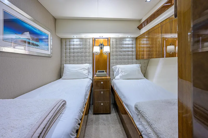 Bella Yacht Photos Pics 