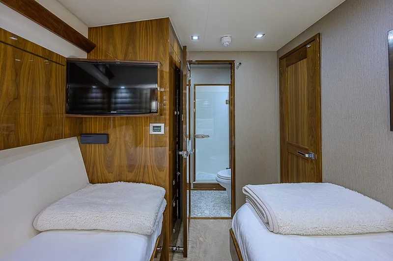 Bella Yacht Photos Pics 