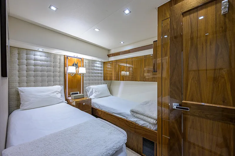 Bella Yacht Photos Pics 