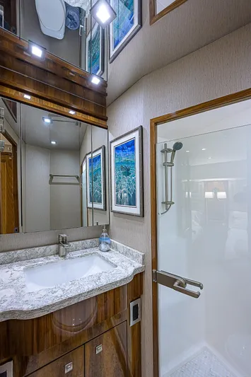 Bella Yacht Photos Pics 