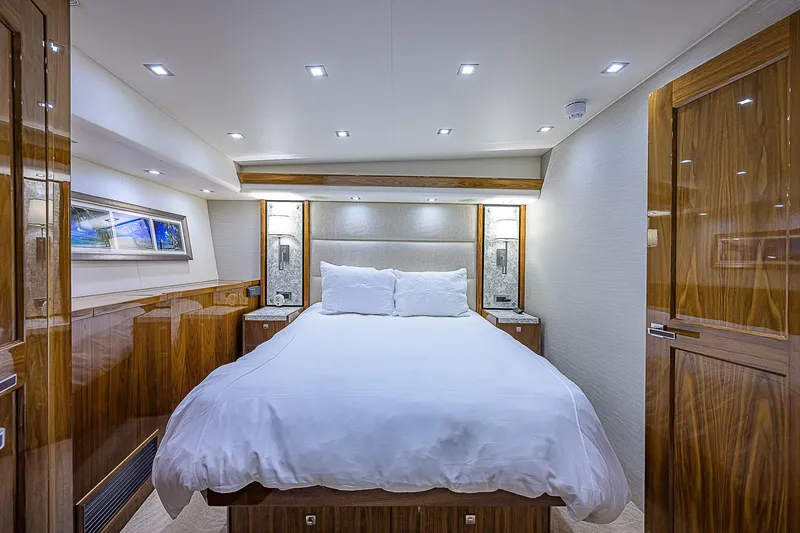 Bella Yacht Photos Pics 