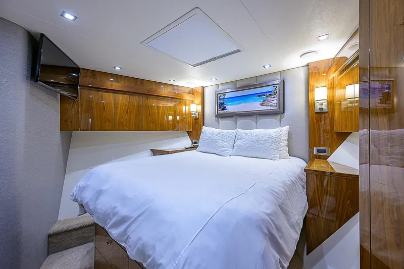 Bella Yacht Photos Pics 