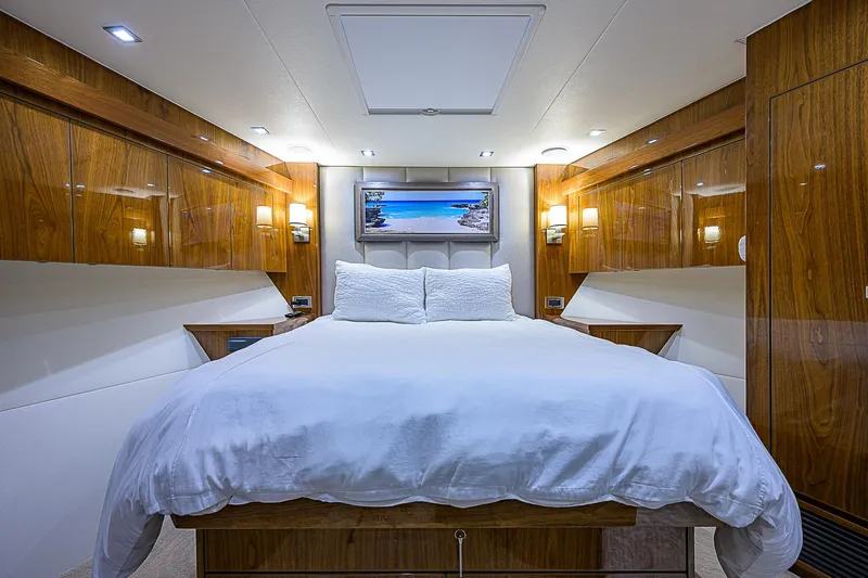 Bella Yacht Photos Pics 