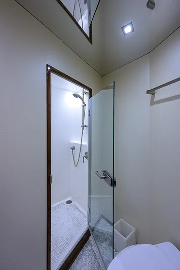 Bella Yacht Photos Pics 