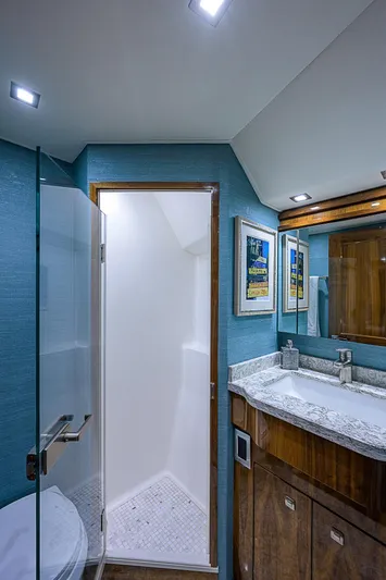 Bella Yacht Photos Pics 