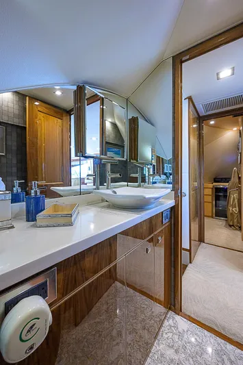 Bella Yacht Photos Pics 