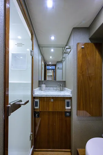 Bella Yacht Photos Pics 