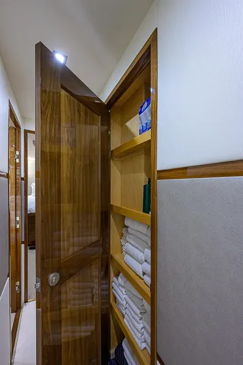 Bella Yacht Photos Pics 