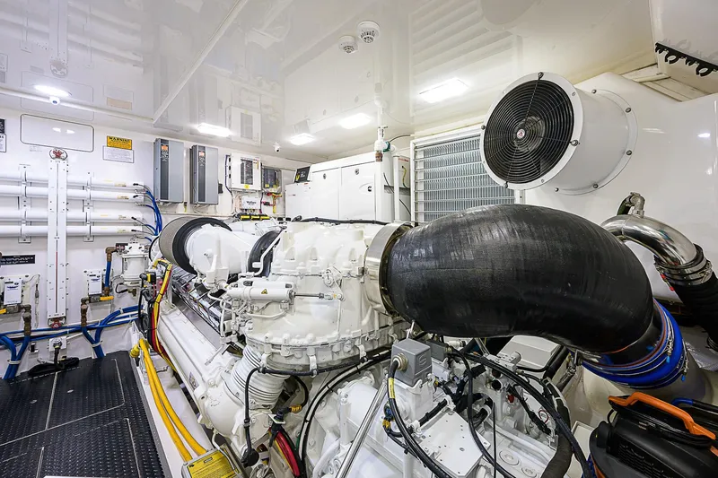 Bella Yacht Photos Pics 