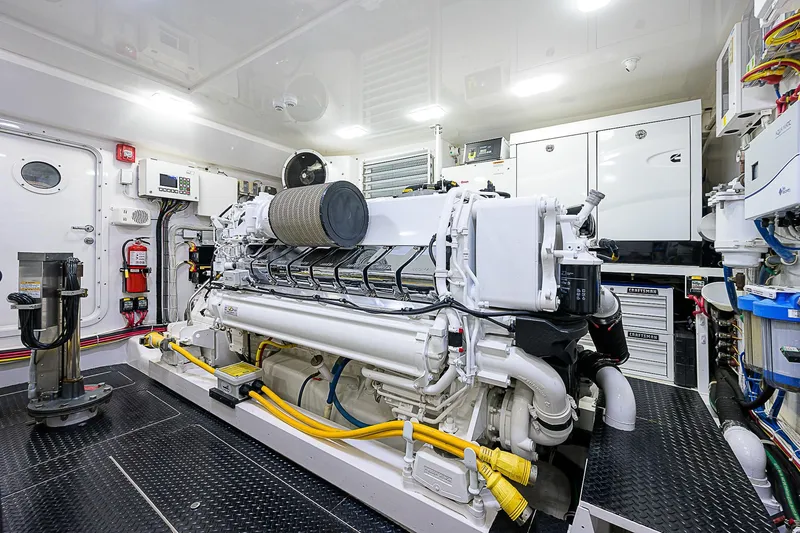 Bella Yacht Photos Pics 