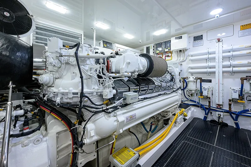 Bella Yacht Photos Pics 