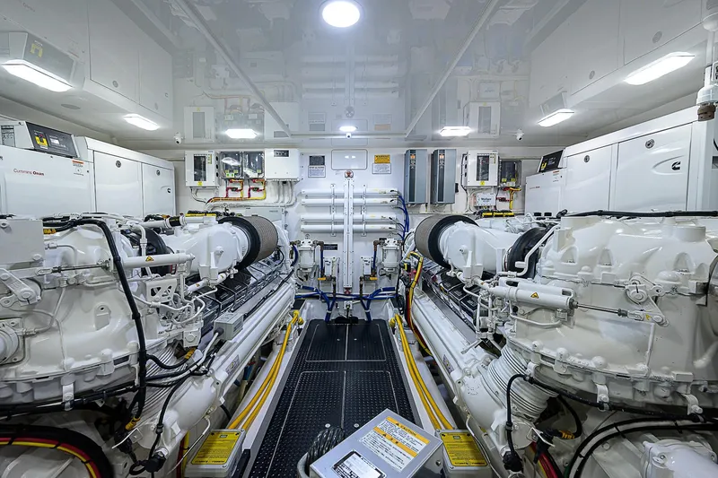 Bella Yacht Photos Pics 