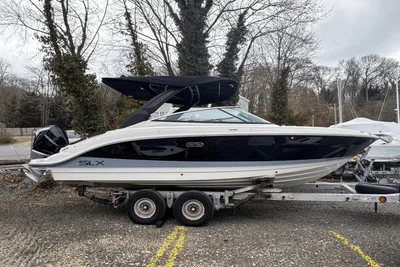 Sea Ray SLX 260 Outboard