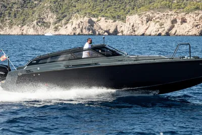 2017 XO Boats Bowrider 32