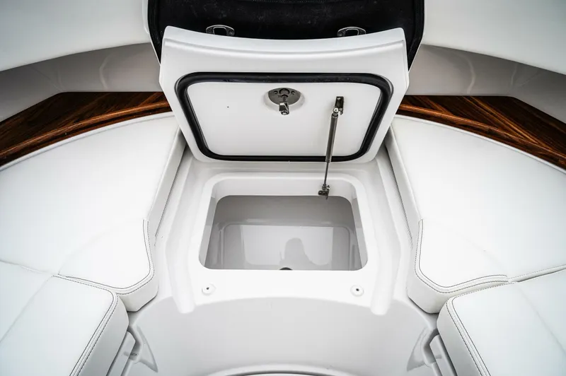  Yacht Photos Pics 2024 Hcb 48 Campeon - Image 46