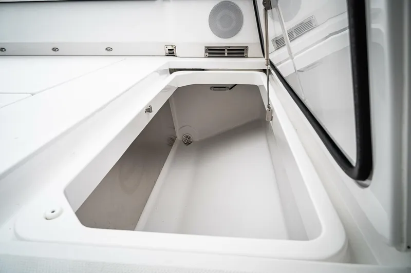  Yacht Photos Pics 2024 Hcb 48 Campeon - Image 55