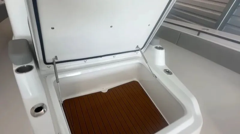  Yacht Photos Pics 2025 Cape Horn 47 - Image 15