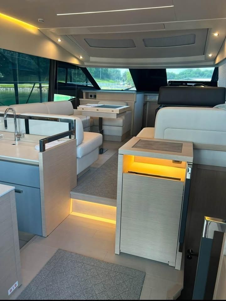 2023 Prestige 52 