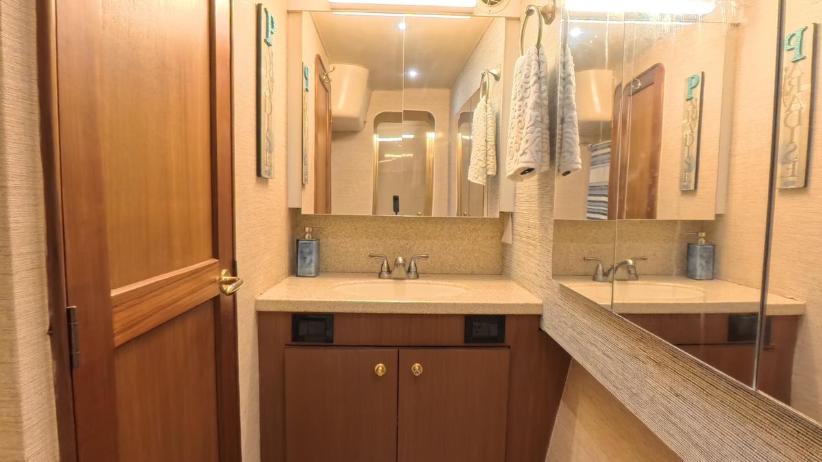 2002 Ocean Yachts 52 