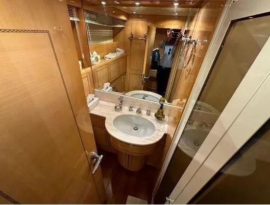 2006 Mangusta 82 