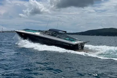 2001 Itama 38