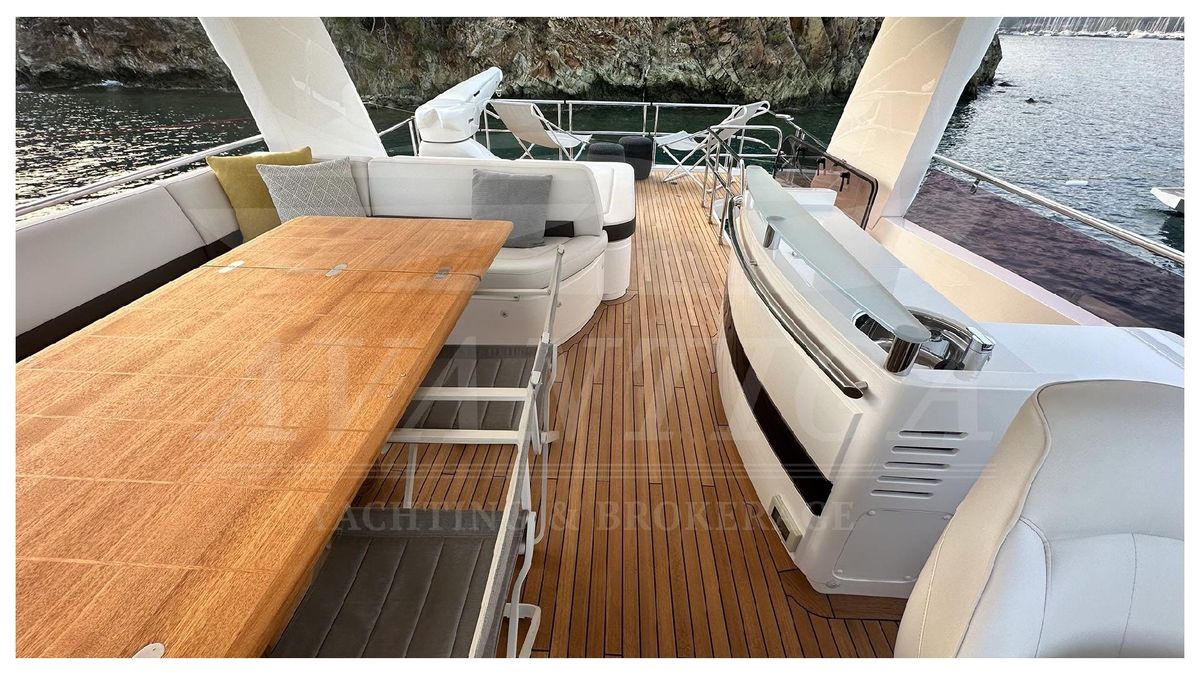 2014 Princess 73 