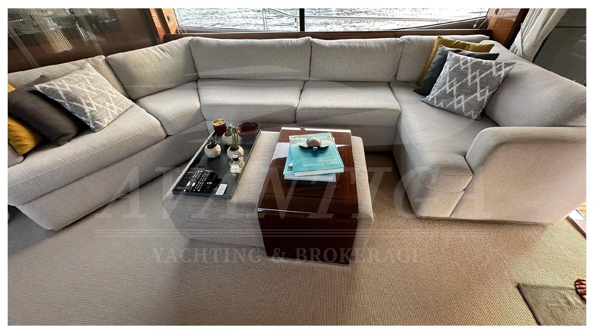 2014 Princess 73 