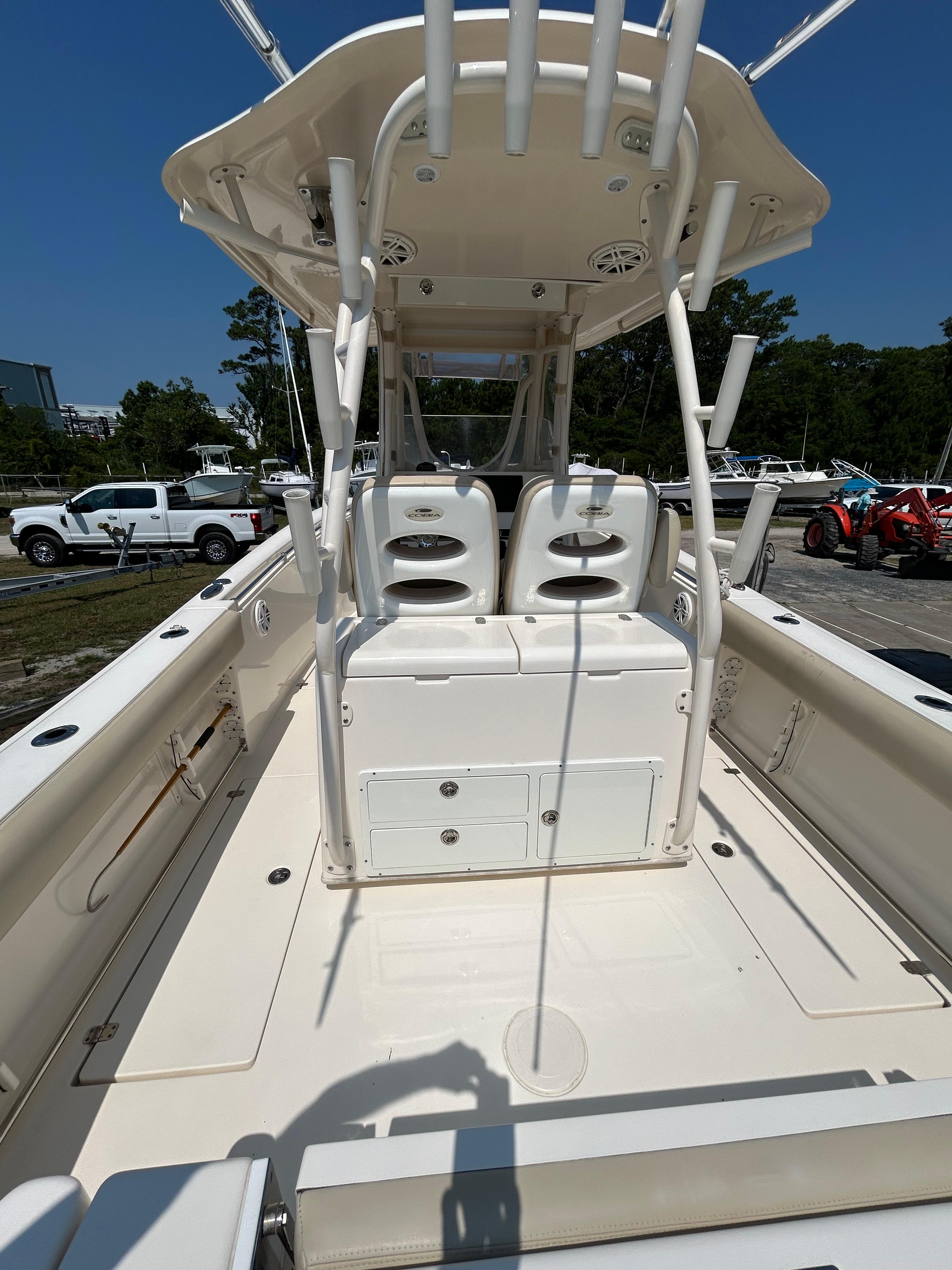 2016 Cobia 296 Center Console Saltwater Fishing for sale - YachtWorld