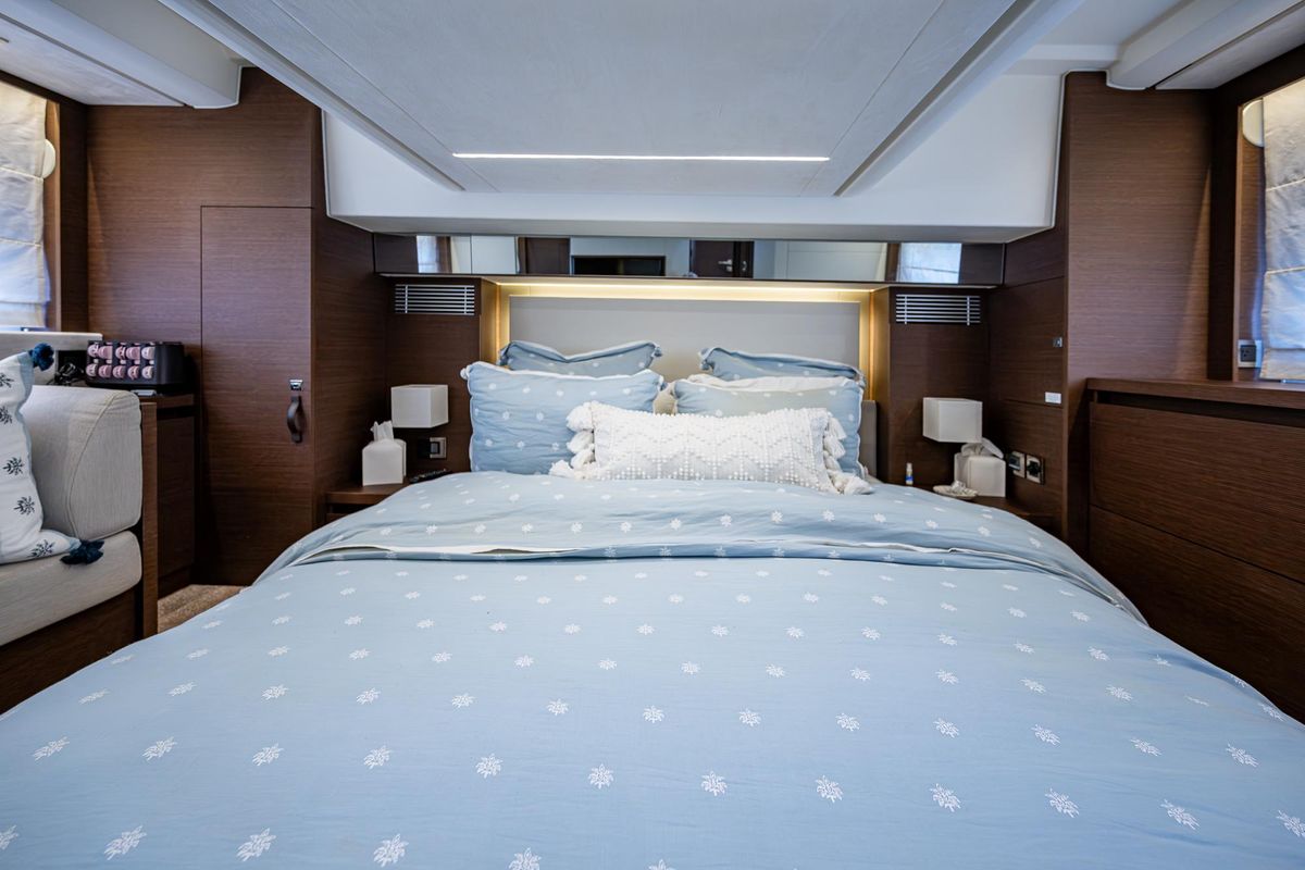 2019 Prestige 46 