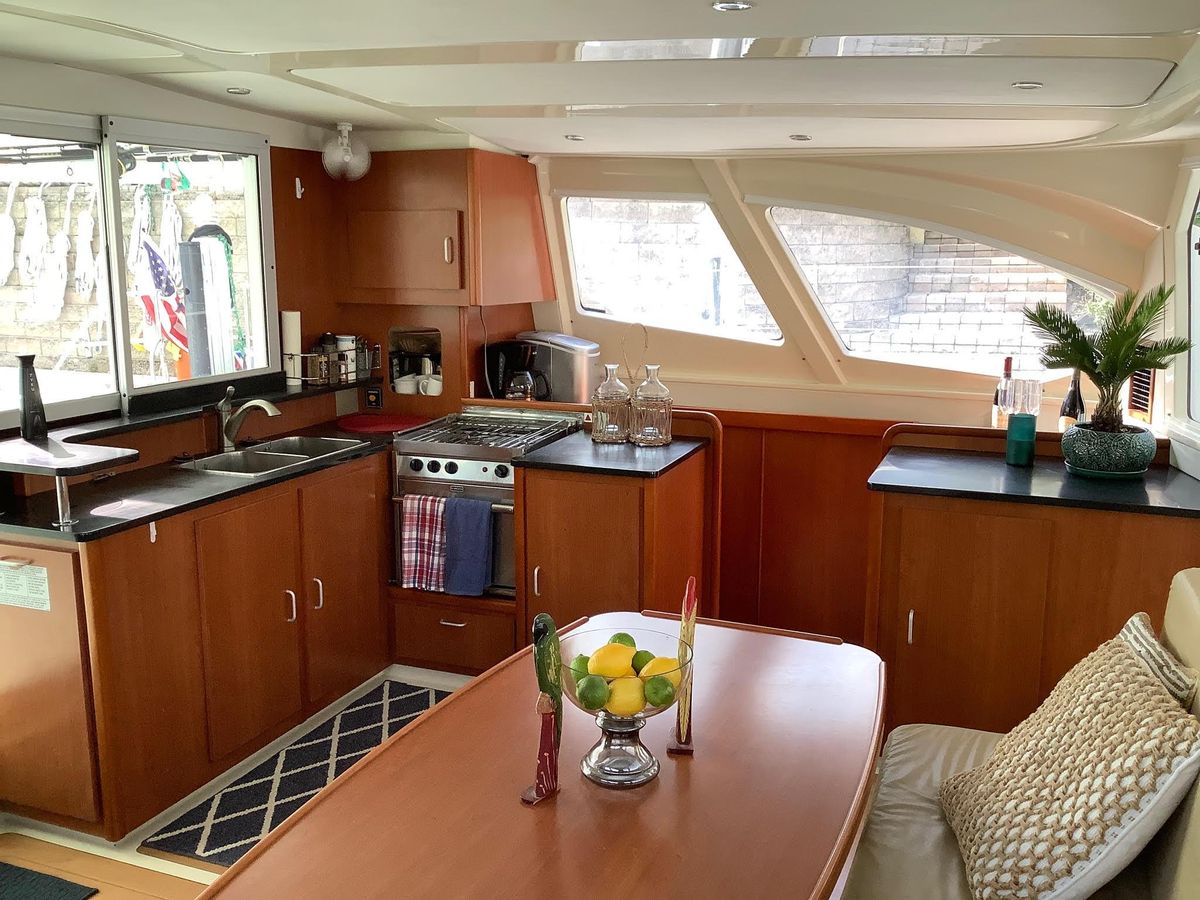 2013 Leopard 42 