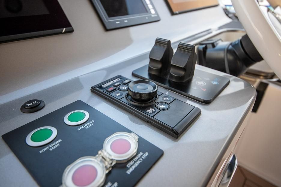 2019 Azimut 87 