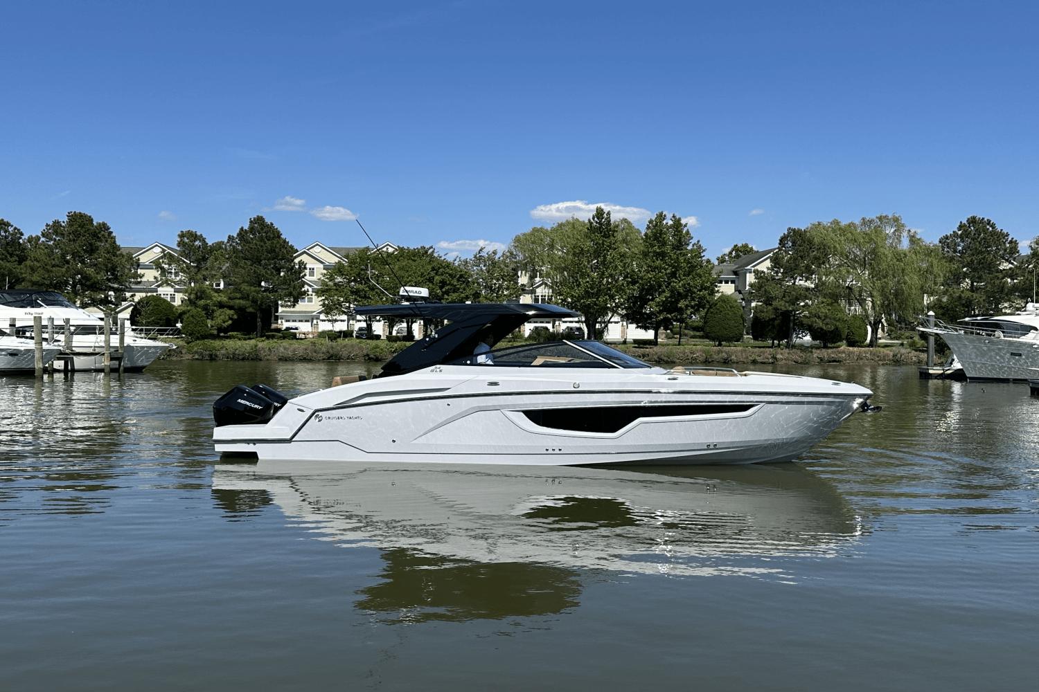 2024 Cruisers Yachts 34 GLS South Beach Outboard Runabout for sale ...