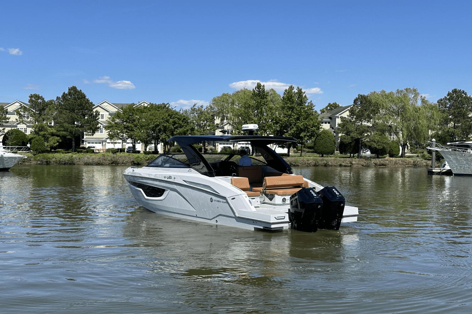 2024 Cruisers Yachts 34 GLS South Beach Outboard Runabout for sale ...